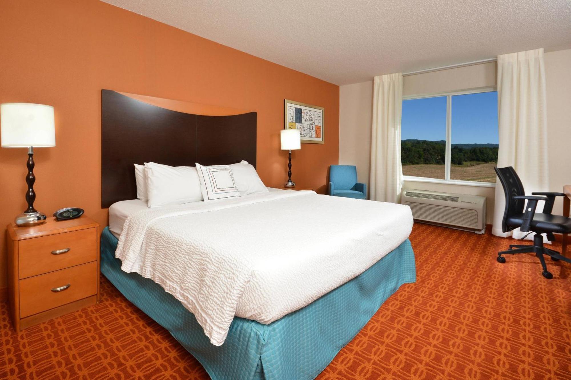 Fairfield Inn & Suites Вайтвілл Екстер'єр фото