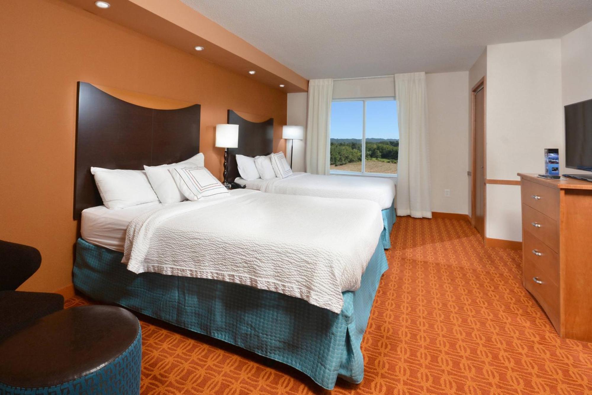 Fairfield Inn & Suites Вайтвілл Екстер'єр фото